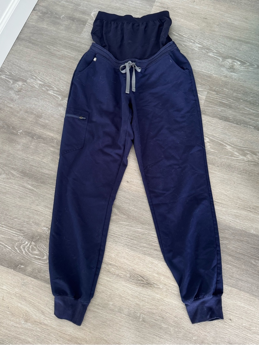 Figs Navy Maternity Jogger Scrub Pants with Gray Drawstring ✨